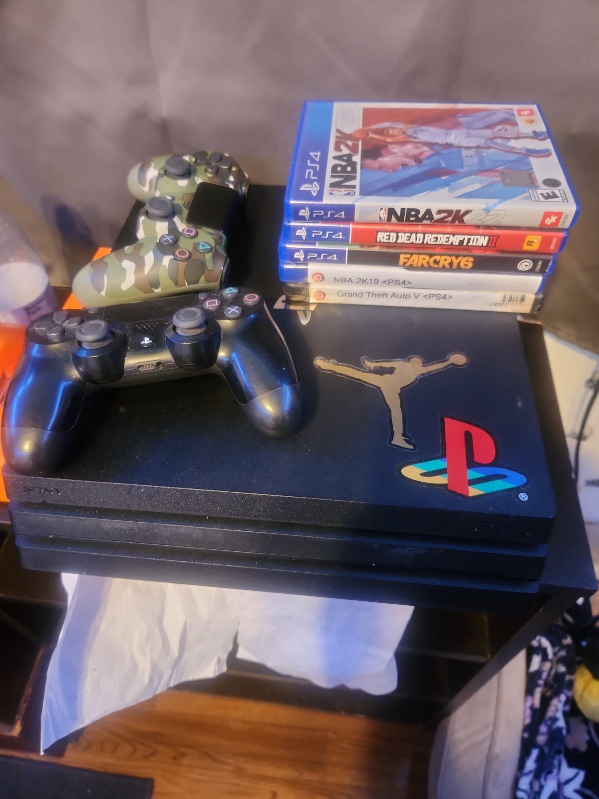 playstation4 pro 1TB