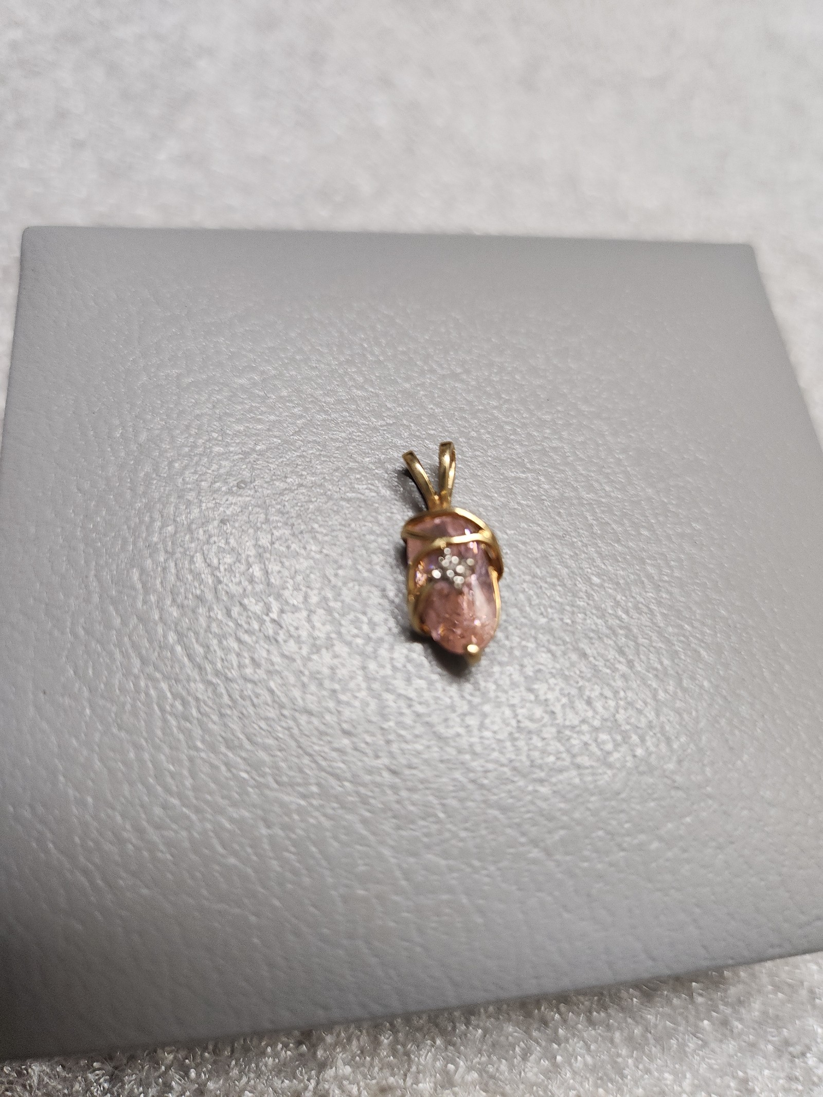10k gold pendant