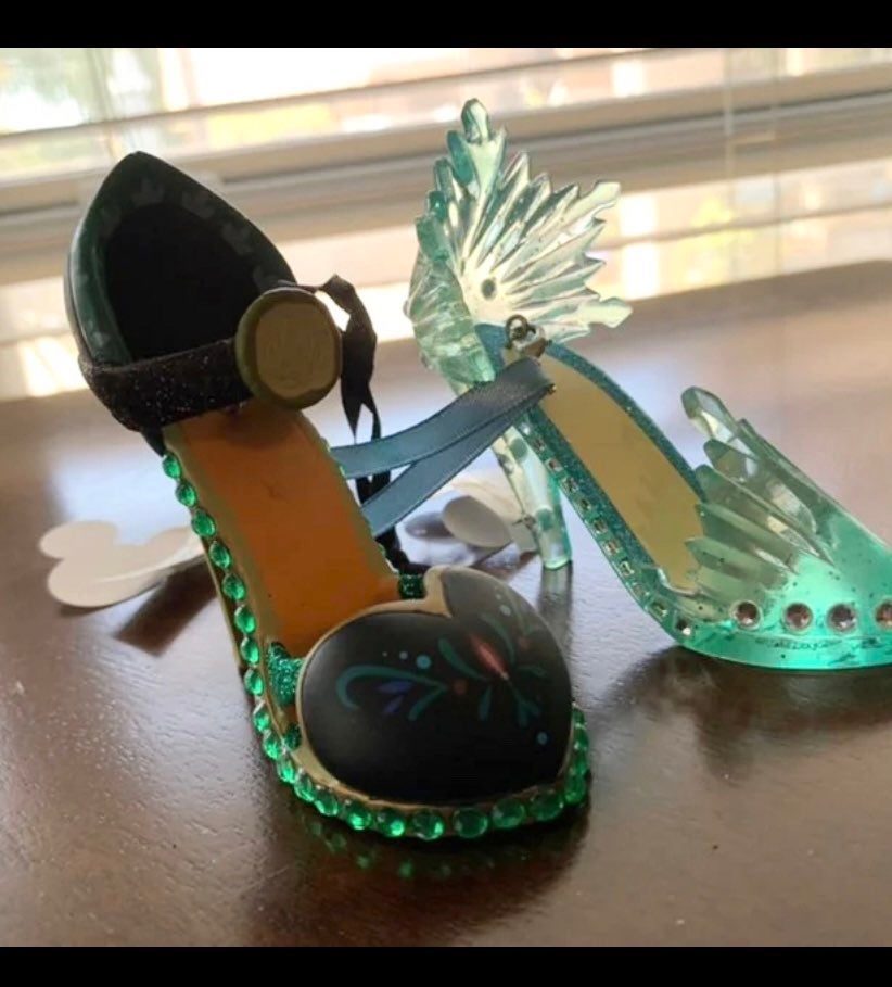 Disney elsa & anna frozen shoe ornaments
