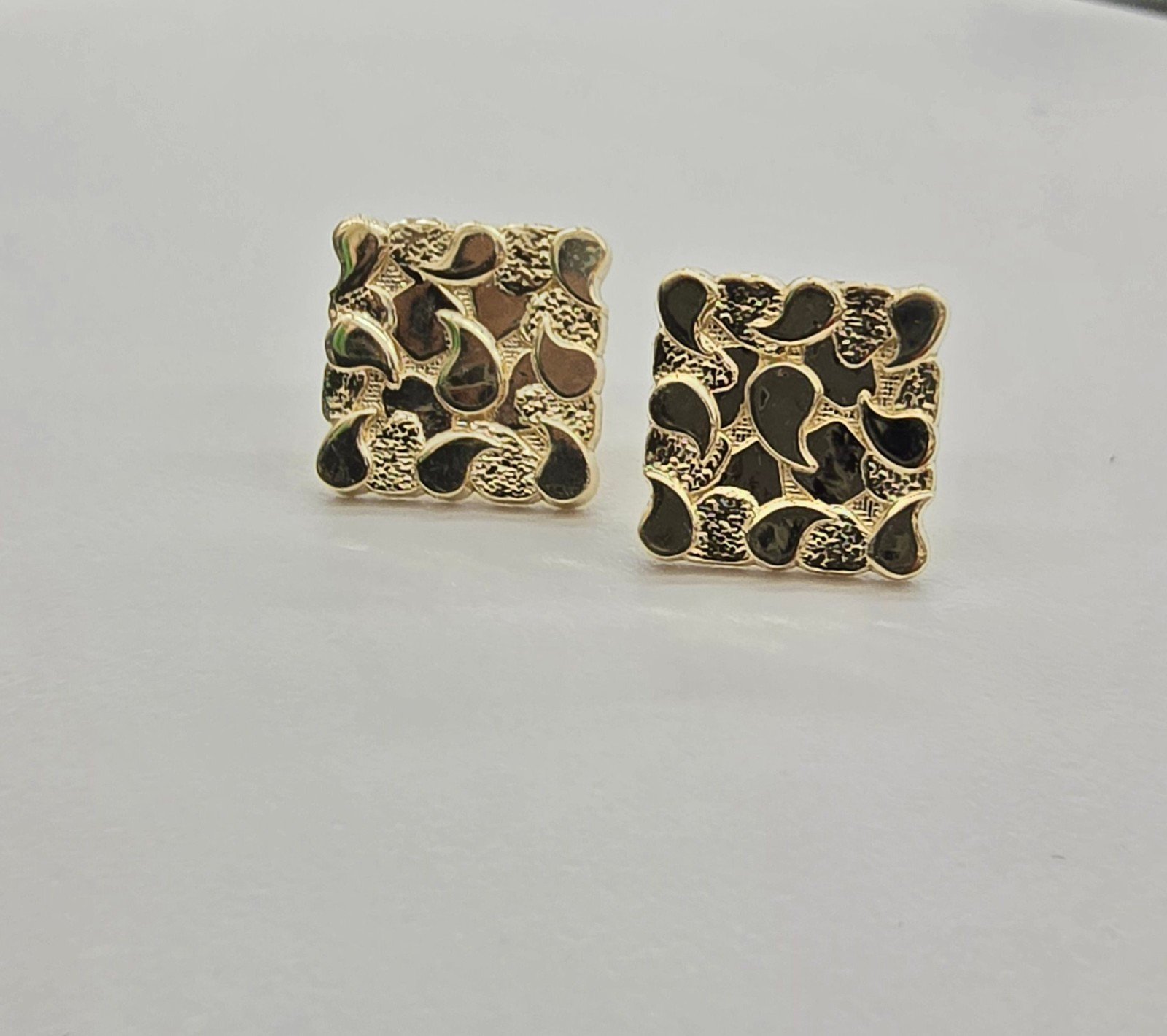 10kt Real Gold Square Shaped Nugget Earring