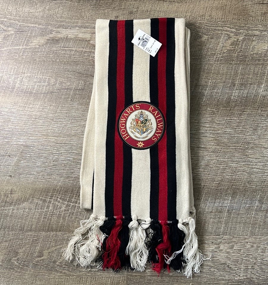 NWT Harry Potter Hogwarts Scarf OS