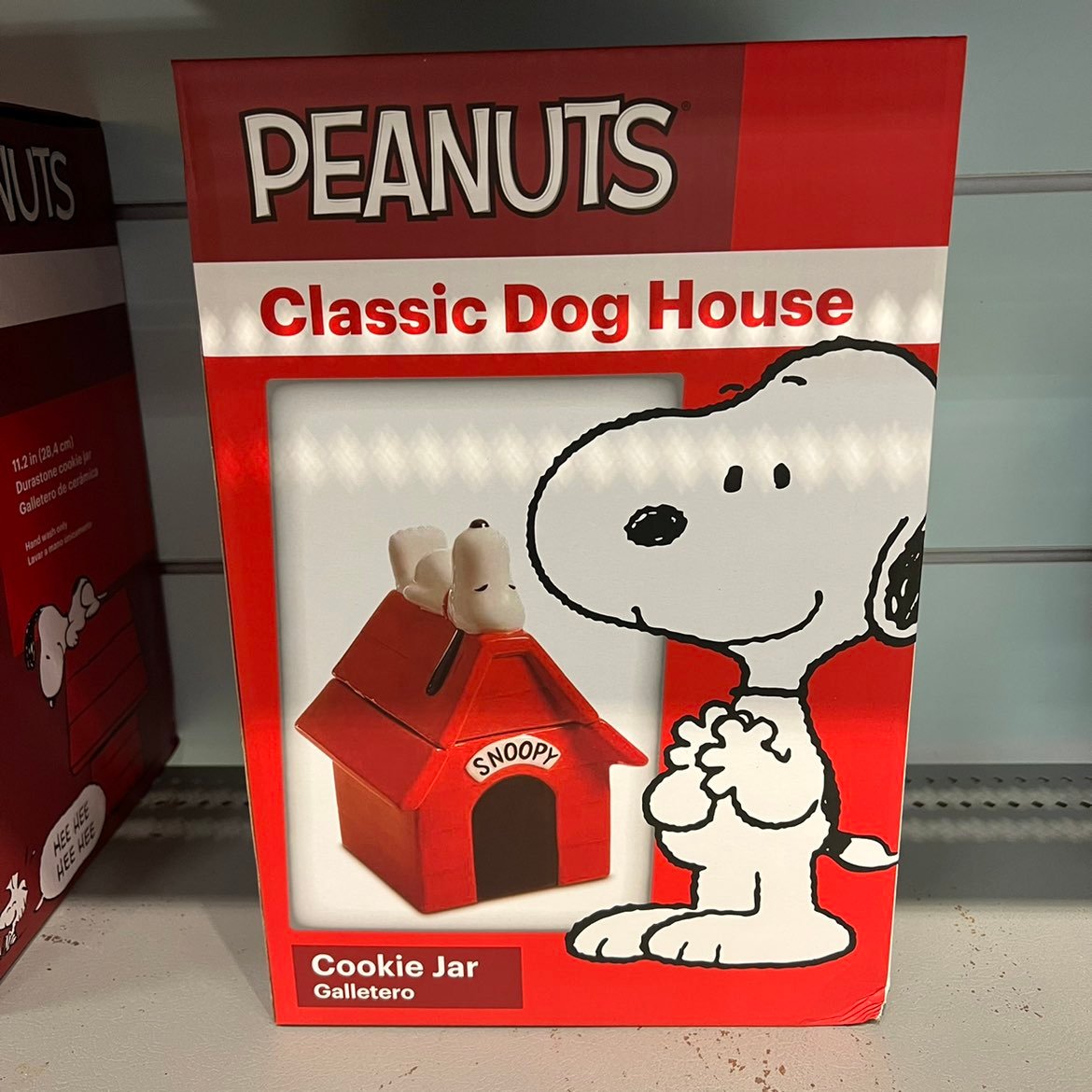 Snoopy Dog House cookie Jar !