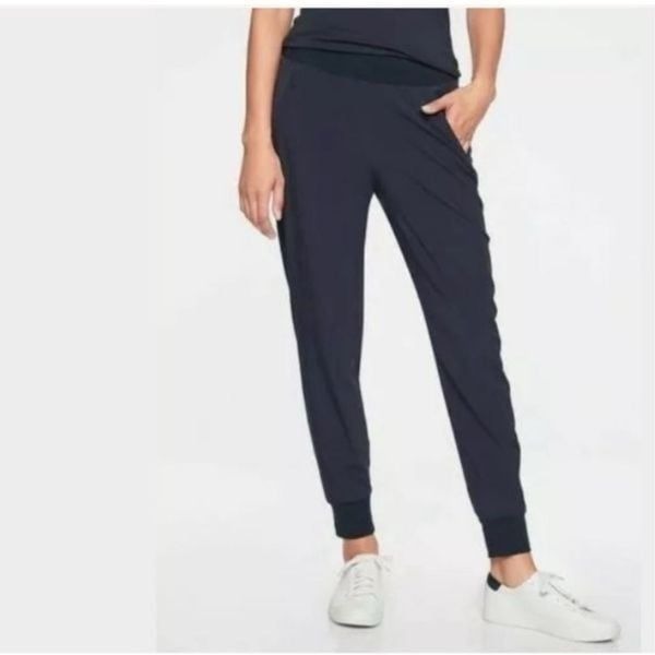 Athleta Soho Lined women’s navy jogger pant size 10