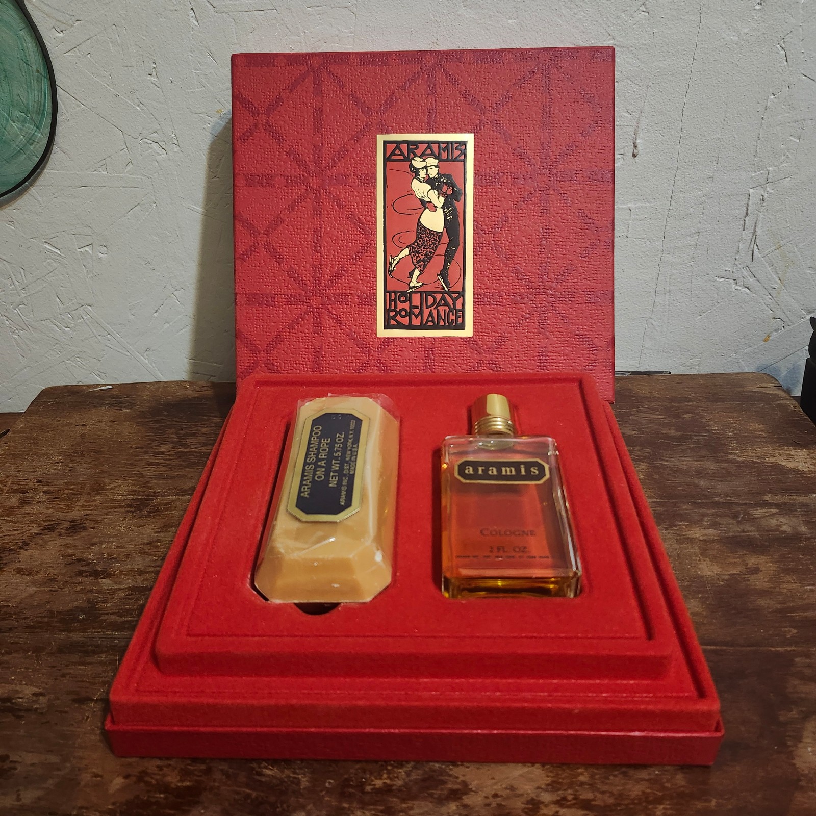 Aramis Cologne 2oz & Shampoo on a Rope Gift Set Box Aramis Holiday Romance