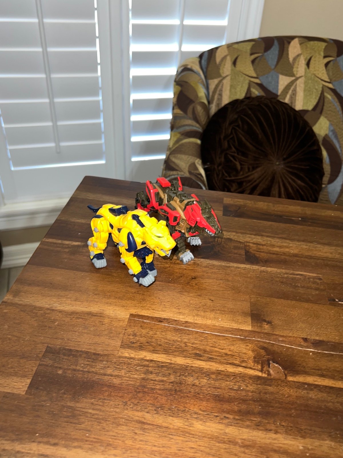 HASBRO TAKARA TOMY ZOIDS WILD BATTLERS BEAST FIGURES Sabertooth Zaber and Liger