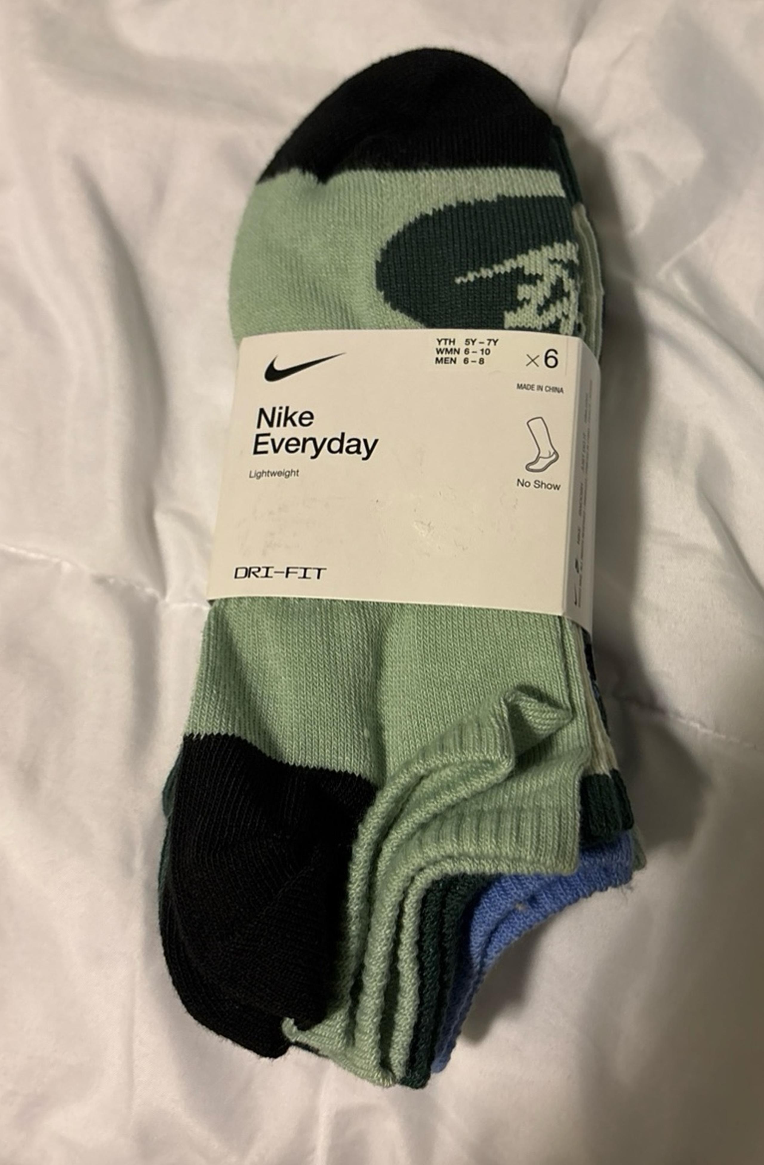 Nike no show socks NEW