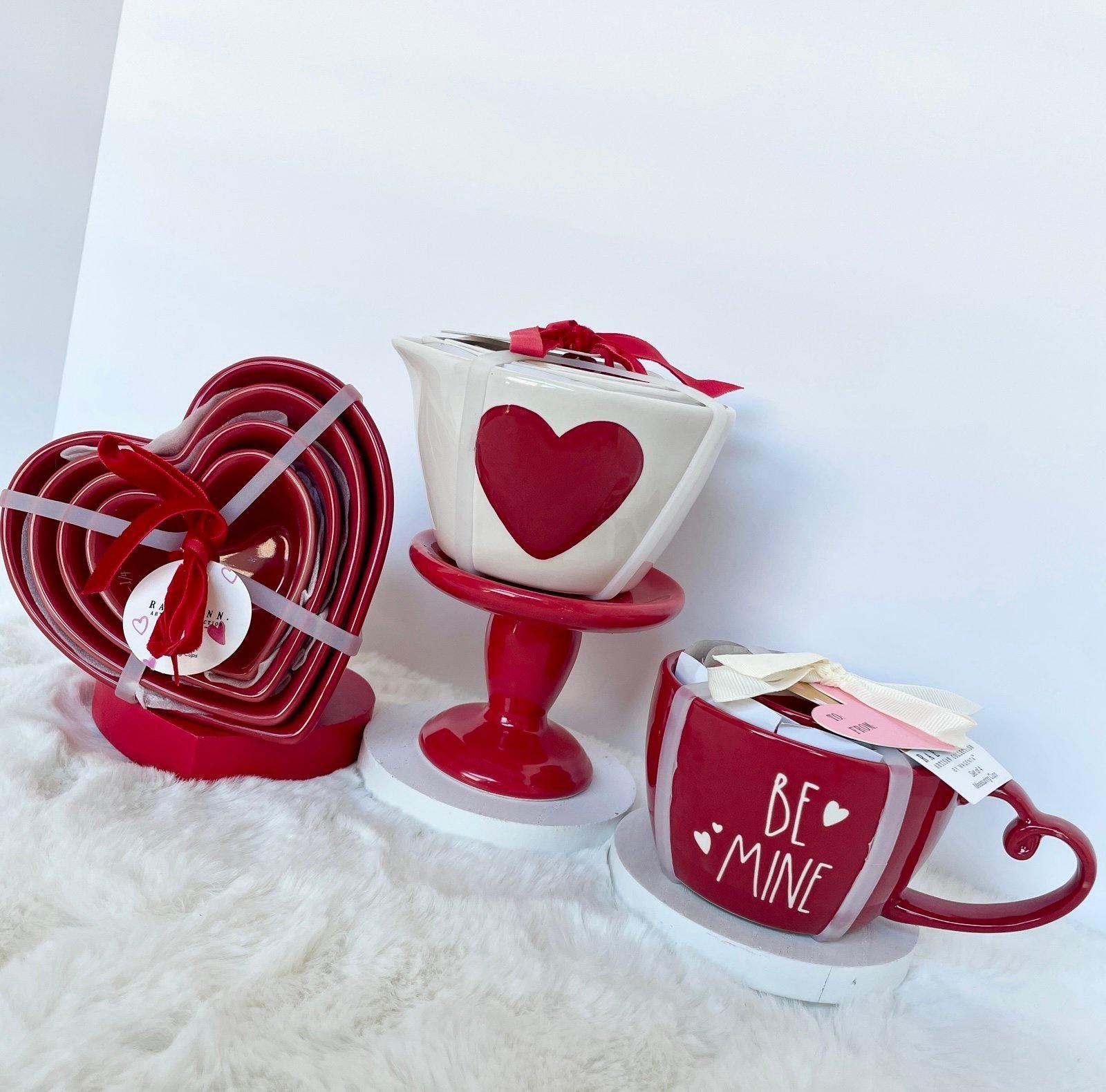 RAE DUNN Set of 3 VALENTINES DAY Measuring Cups Puffy Heart Be Mine XO NEW