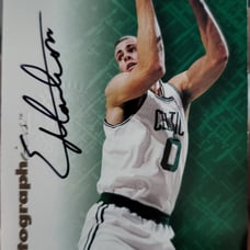 ERIC MONTROSS 1996 SKYBOX AUTOGRAPHICS SIGNED ROOKIE CARD!!! - RARE - RIP