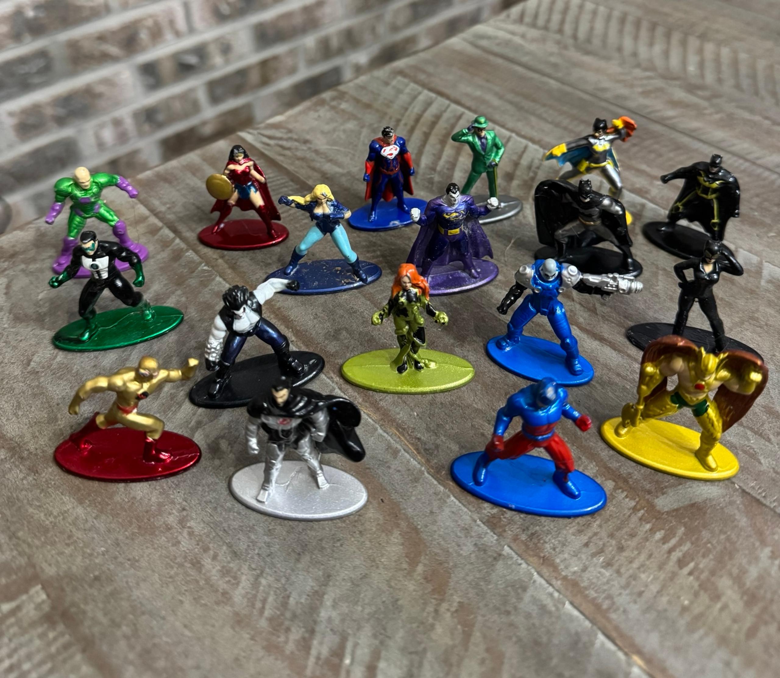 Jada Toys Marvel MINI FIGURES Superheroes Die Cast Metal Lot of 18