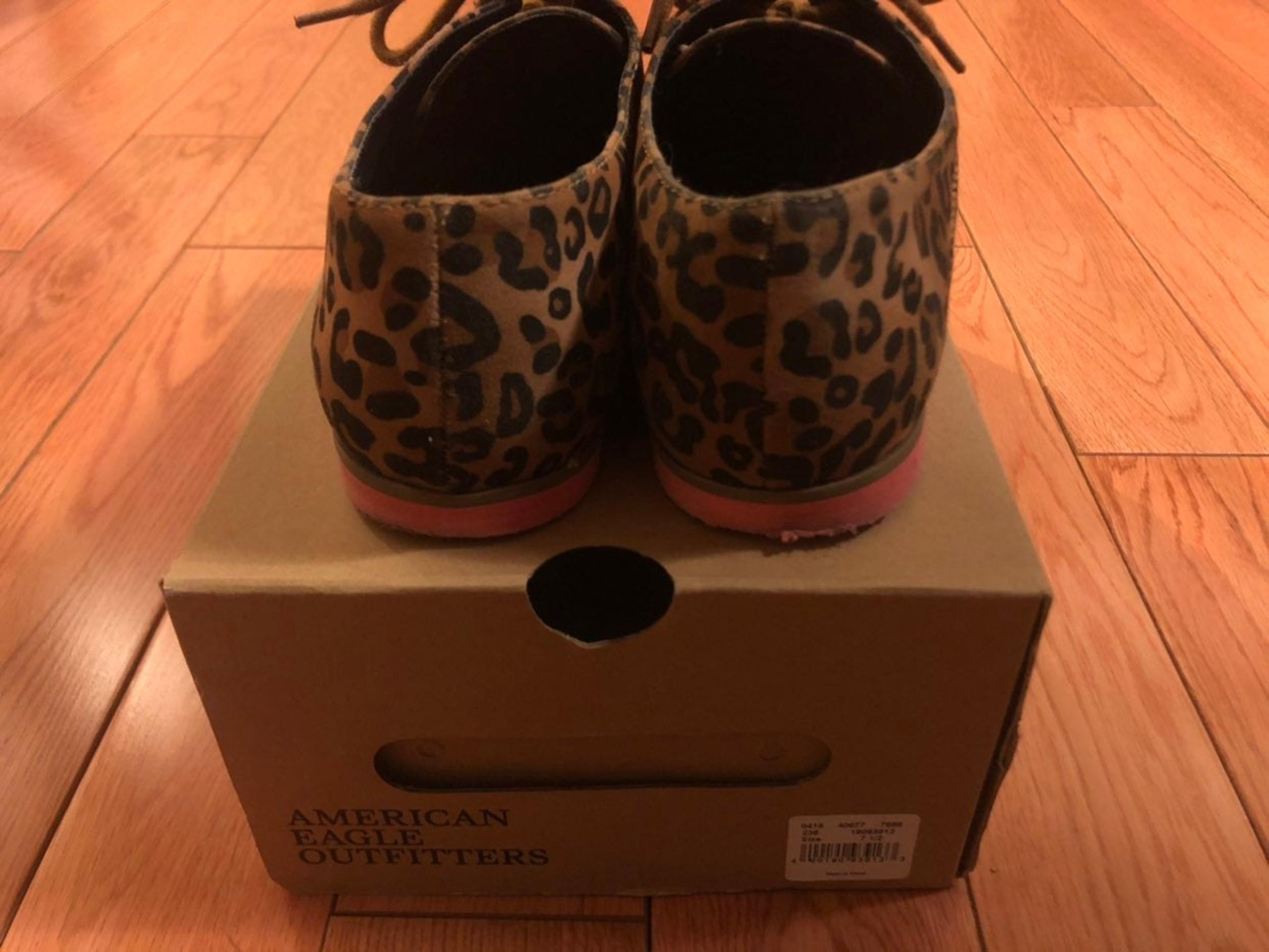 American Eagle leopard print shoe