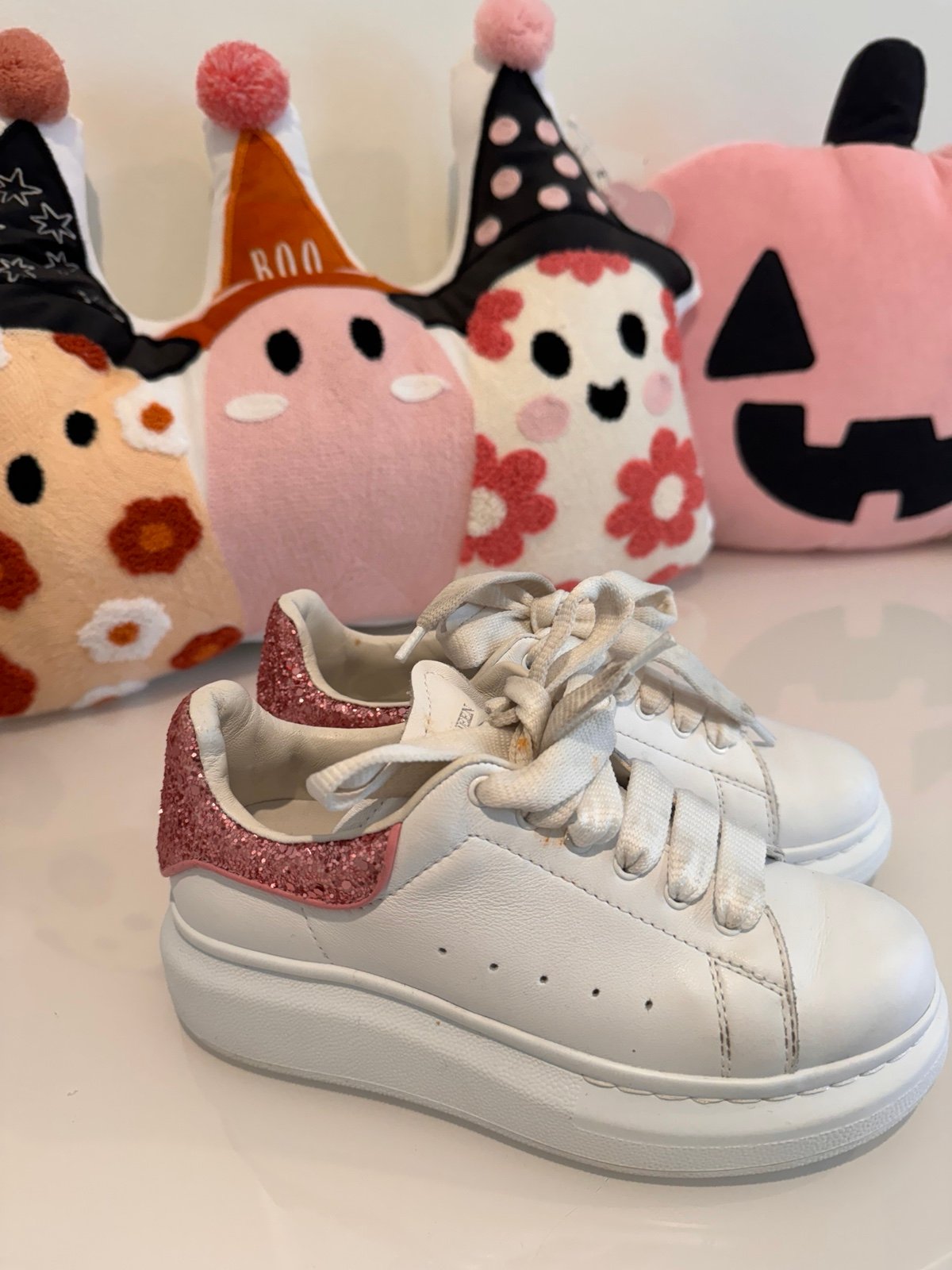 kids sneakers