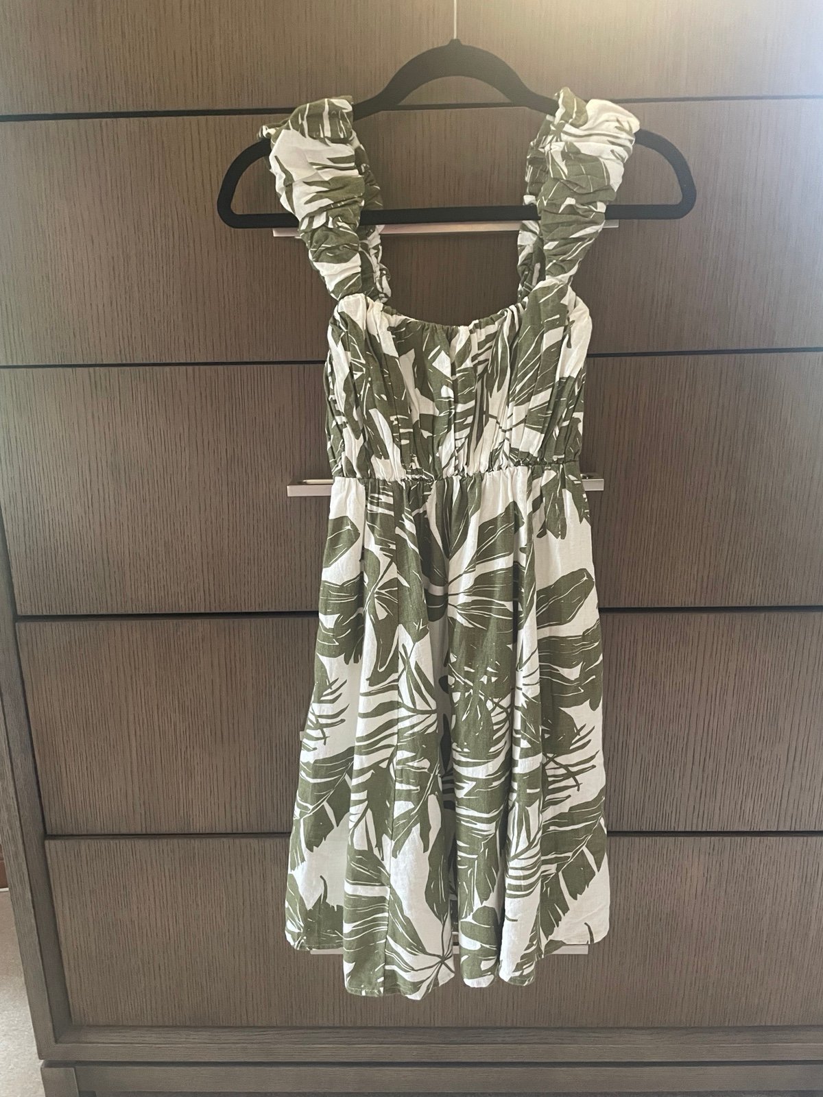 Abercrombie & Fitch NWT green fern leaf dress - size Small
