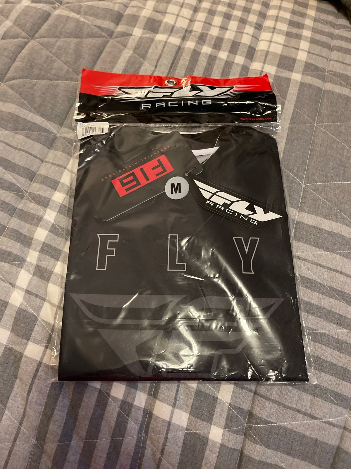NIB FLY RACING JERSEY MENS SIZE MEDIUM