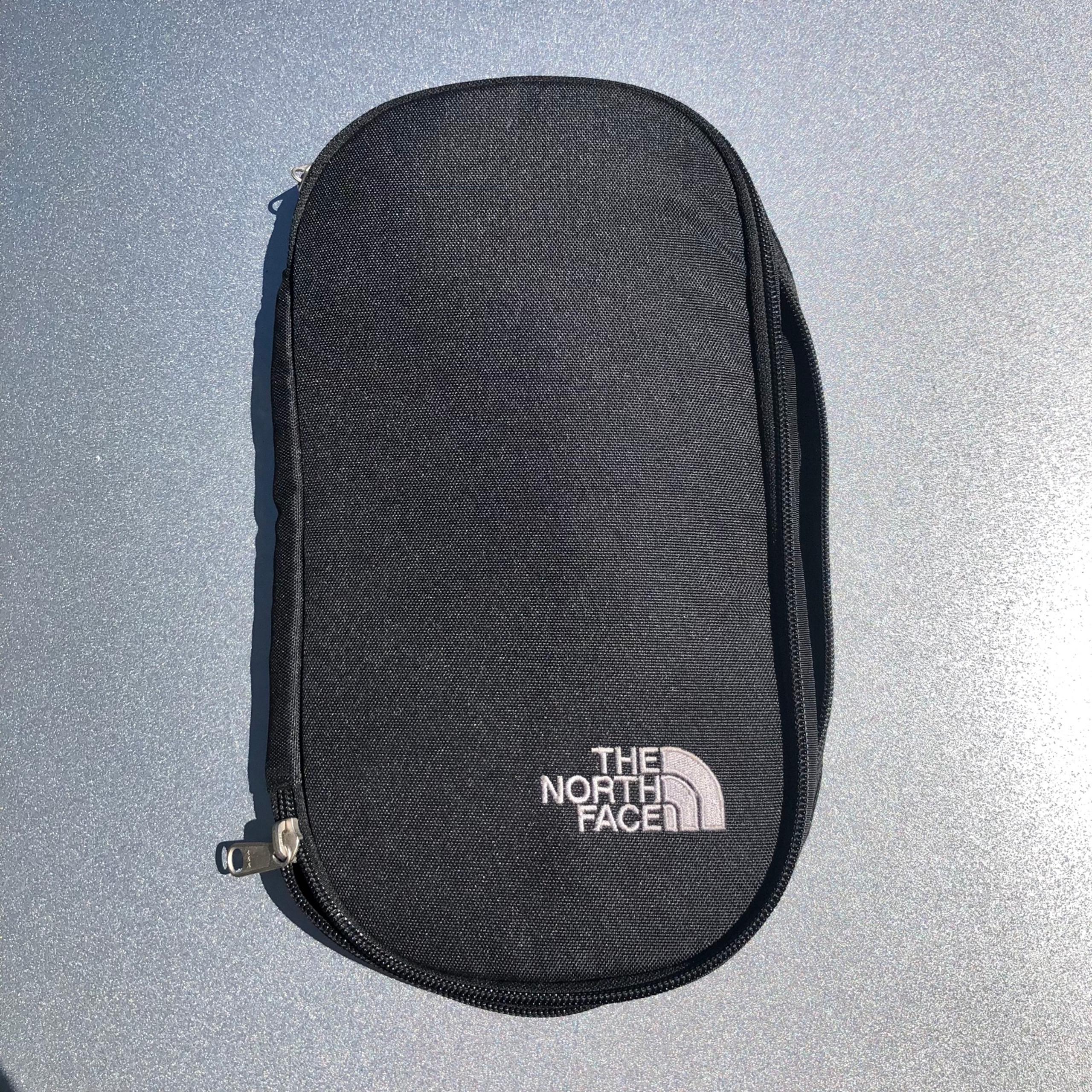 The North Face Black Zip Pouch Black Travel Document Credit Card Organizer Folio