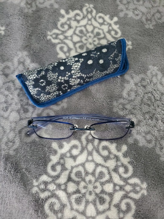 Reading glasses
