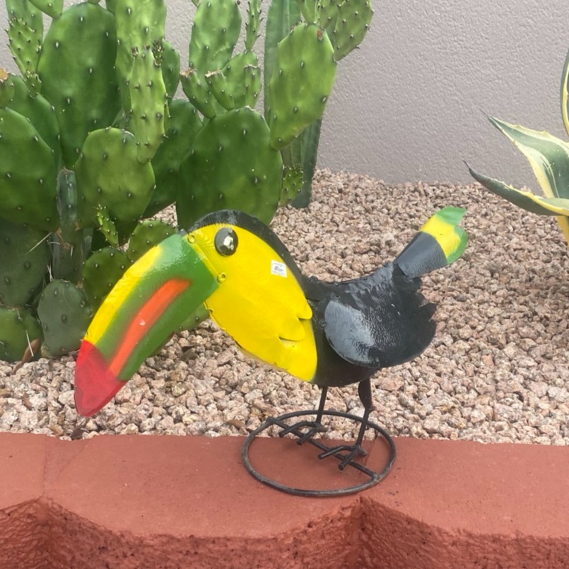 Metal Colorful Toucan Bird Yard Art Garden Decor