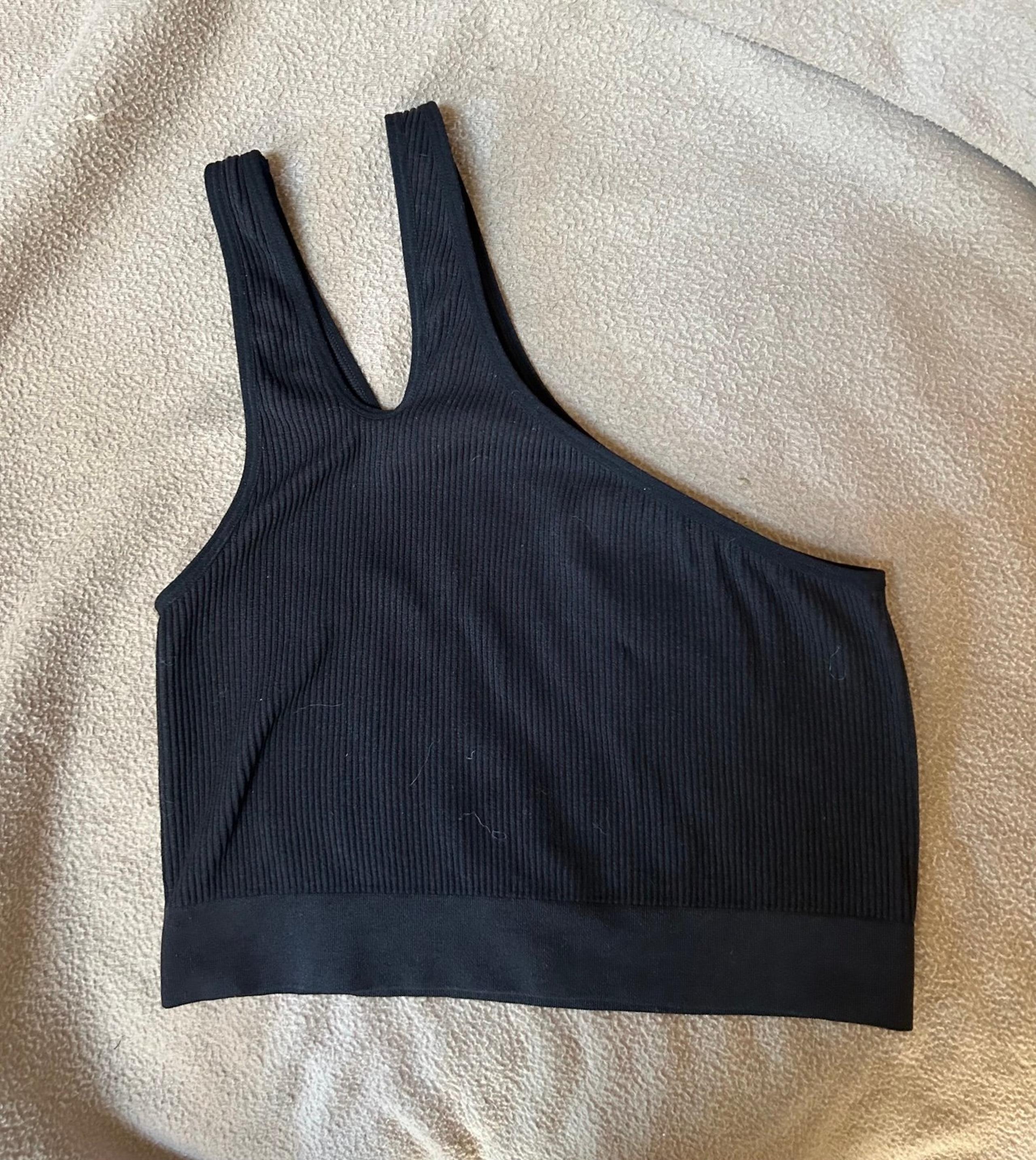H&M 2 Straps & 1 Shoulder Crop Top!