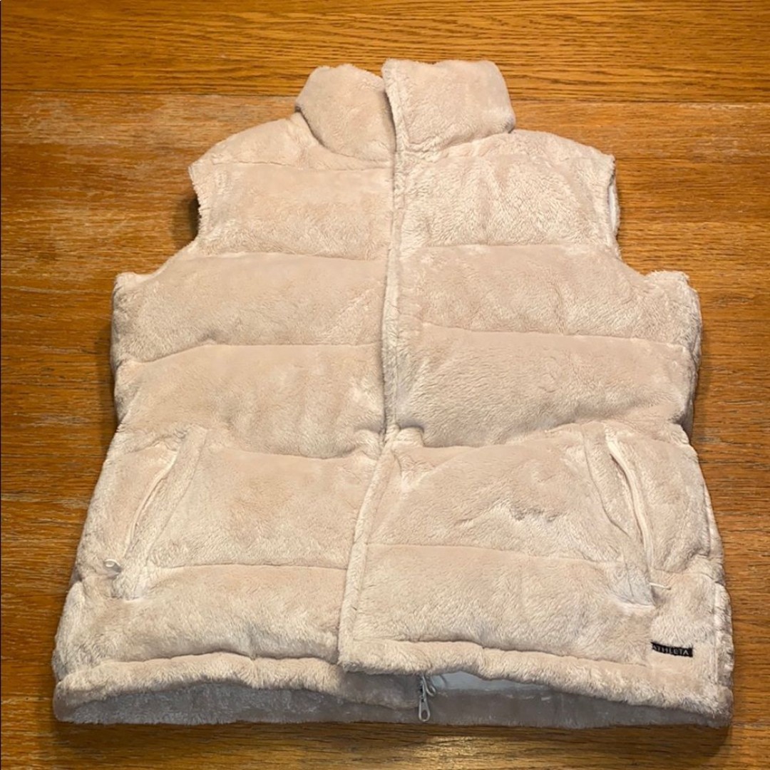 Athleta Cream Quilted Vest with Plush Fabric