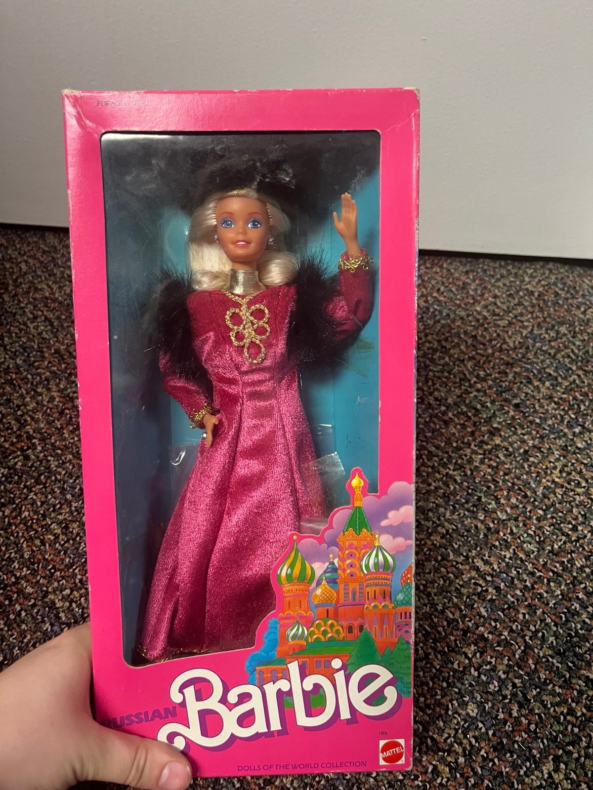 NEW 1988 Dolls of the World Collection RUSSIAN Soviet Union Barbie 12 Doll
