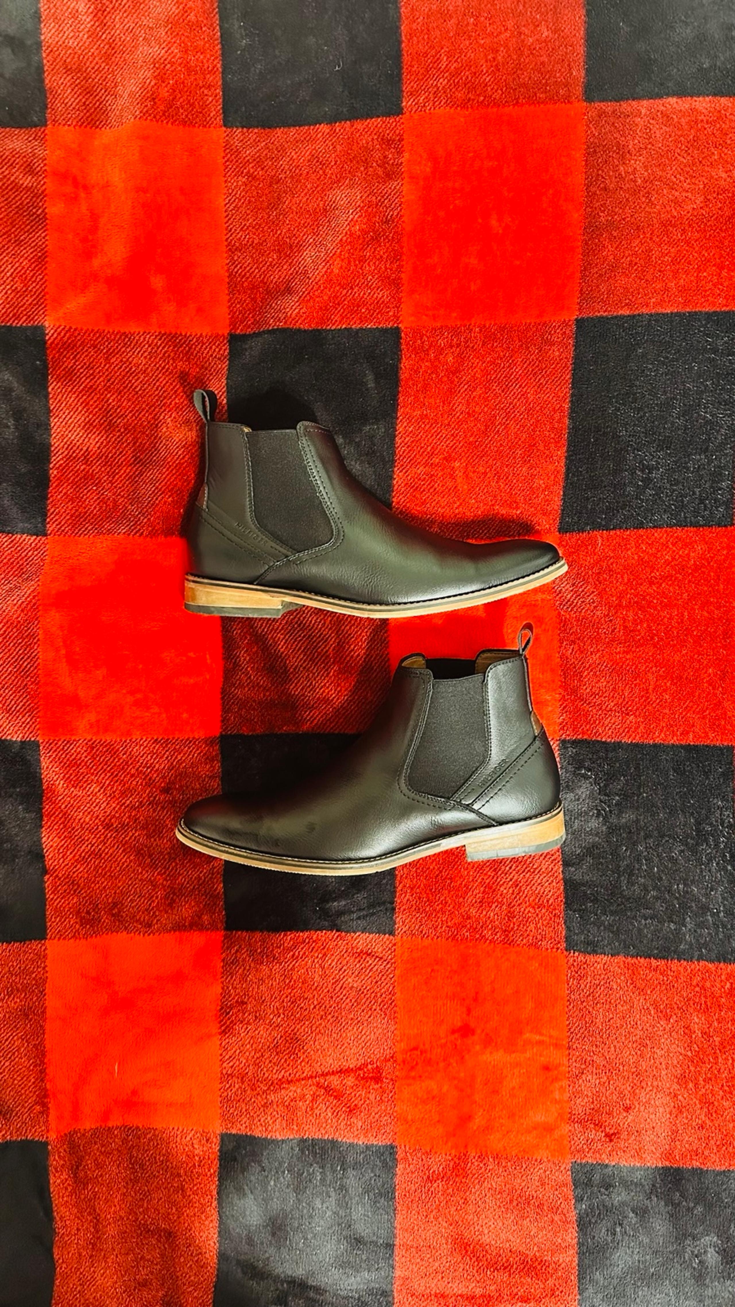 Tommy Hilfiger Men’s Berton Low Shaft Chelsea Boots