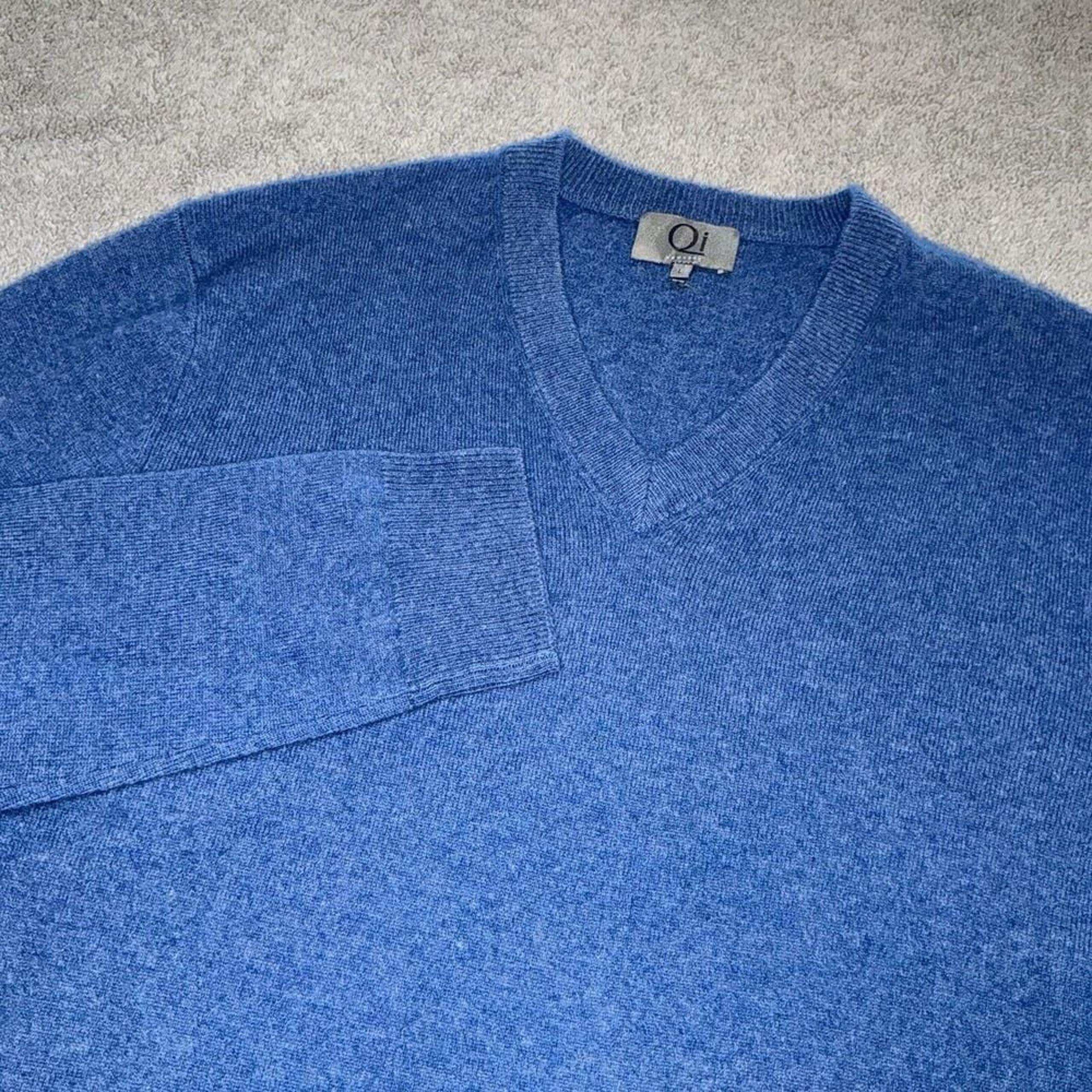 Qi Cashmere Sweater Men's Size Large Blue Long Sleeve V-Neck Pullover