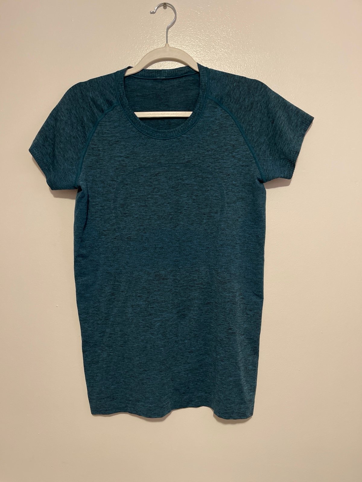 lululemon swiftly tech t shirt size 10