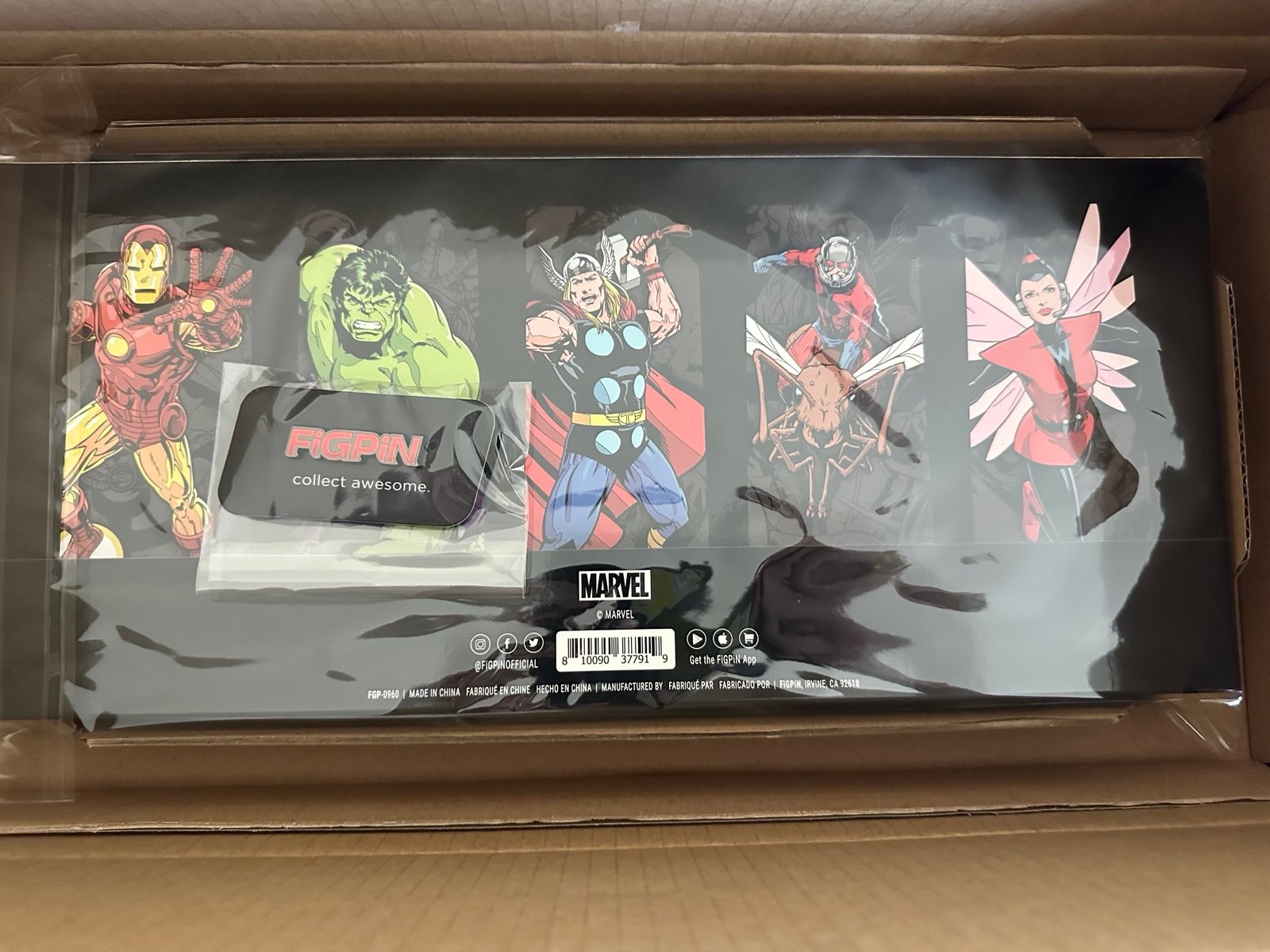 Sdcc 2023 figpin avengers set with 2 logos exclusive 500 limited edition in hand