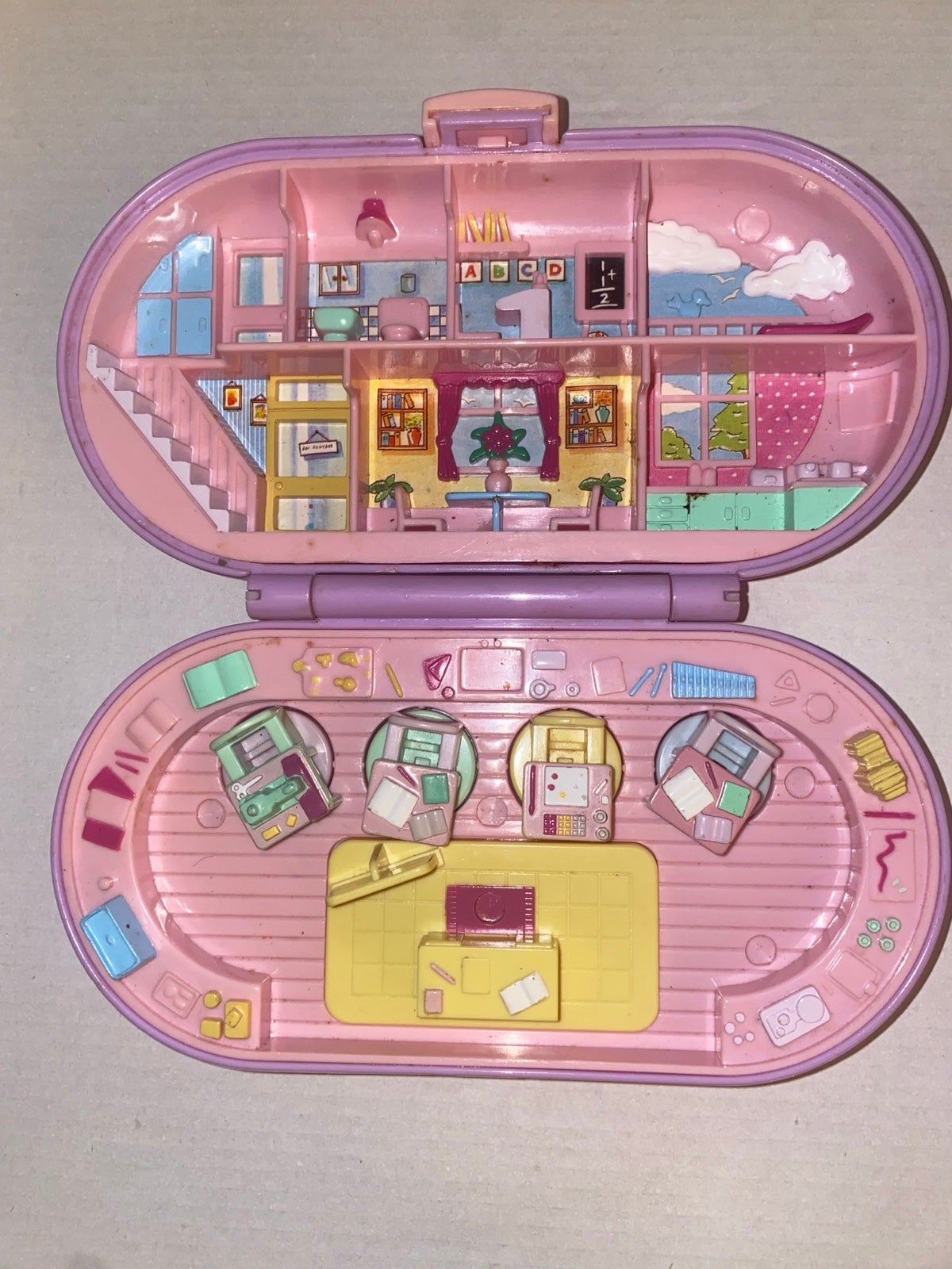 1992 - Polly Pocket Stampin' School Playset