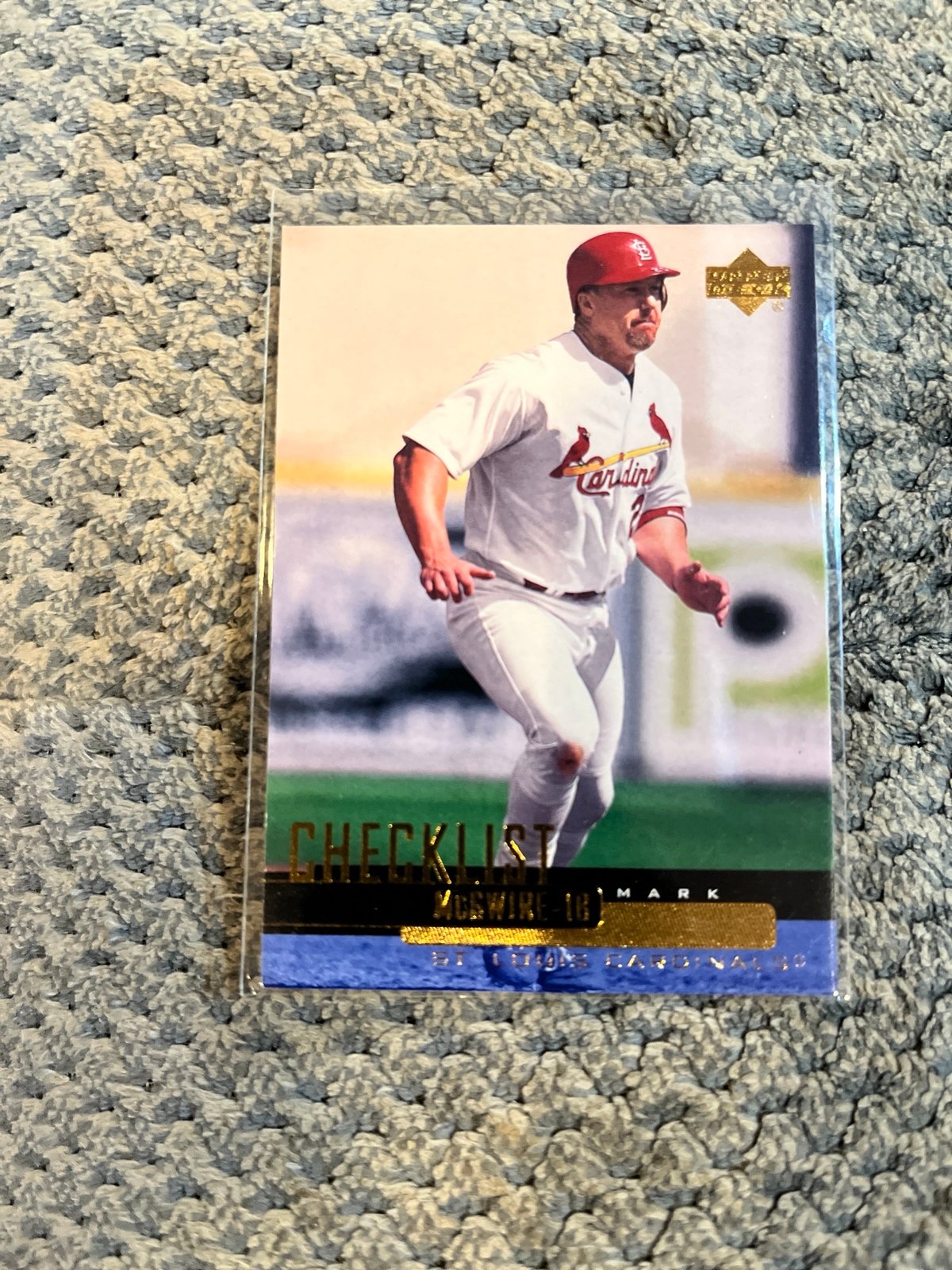 2000 UPPER DECK #537 MARK MCGWIRE ST. LOUIS CARDINALS
