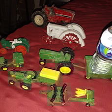 LOT OF ERTL JOHN DEER, INTERNATIONAL AND FORDSON McCormick Model M