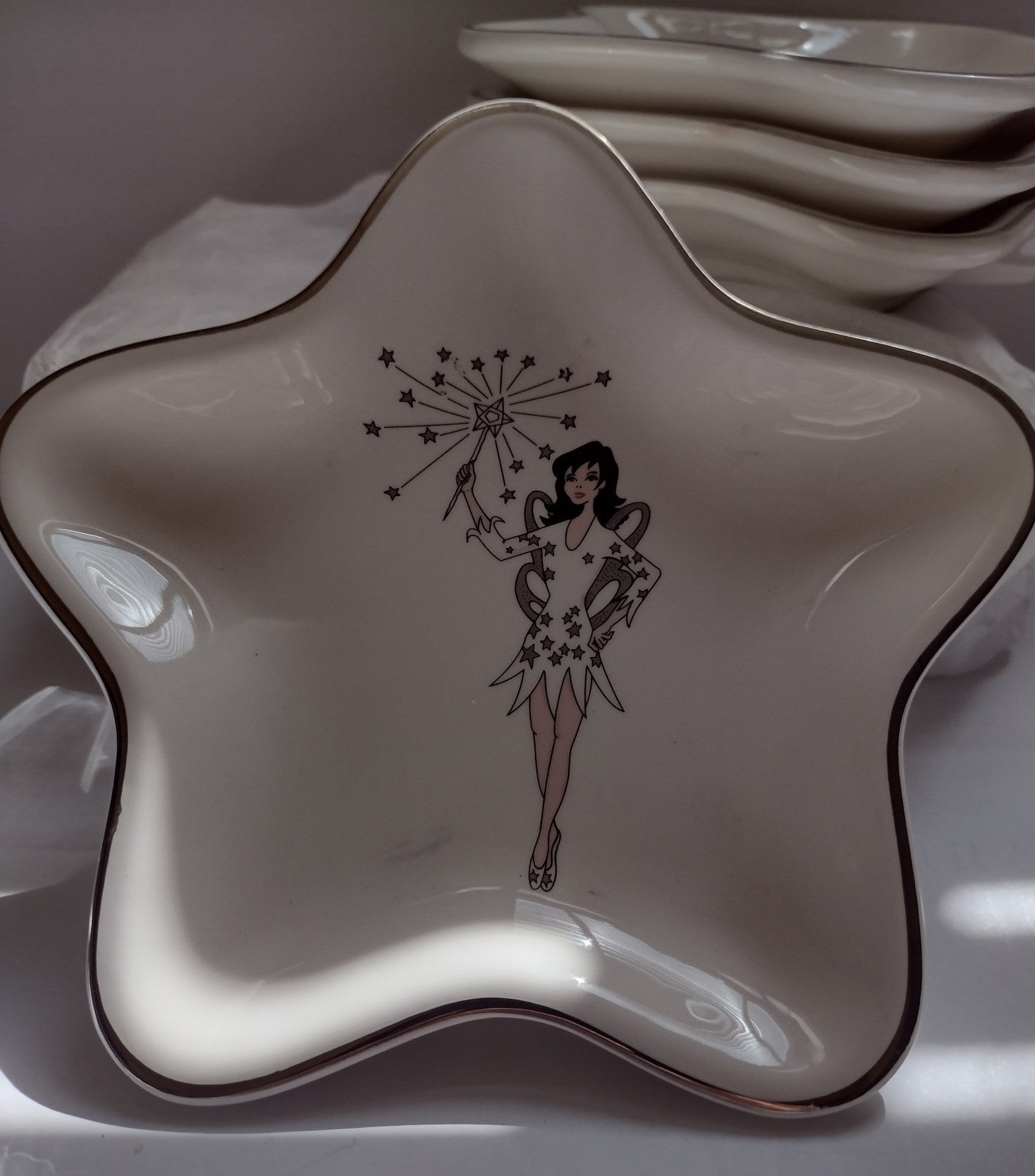 Fairy dishes appear to be vintage set of 4