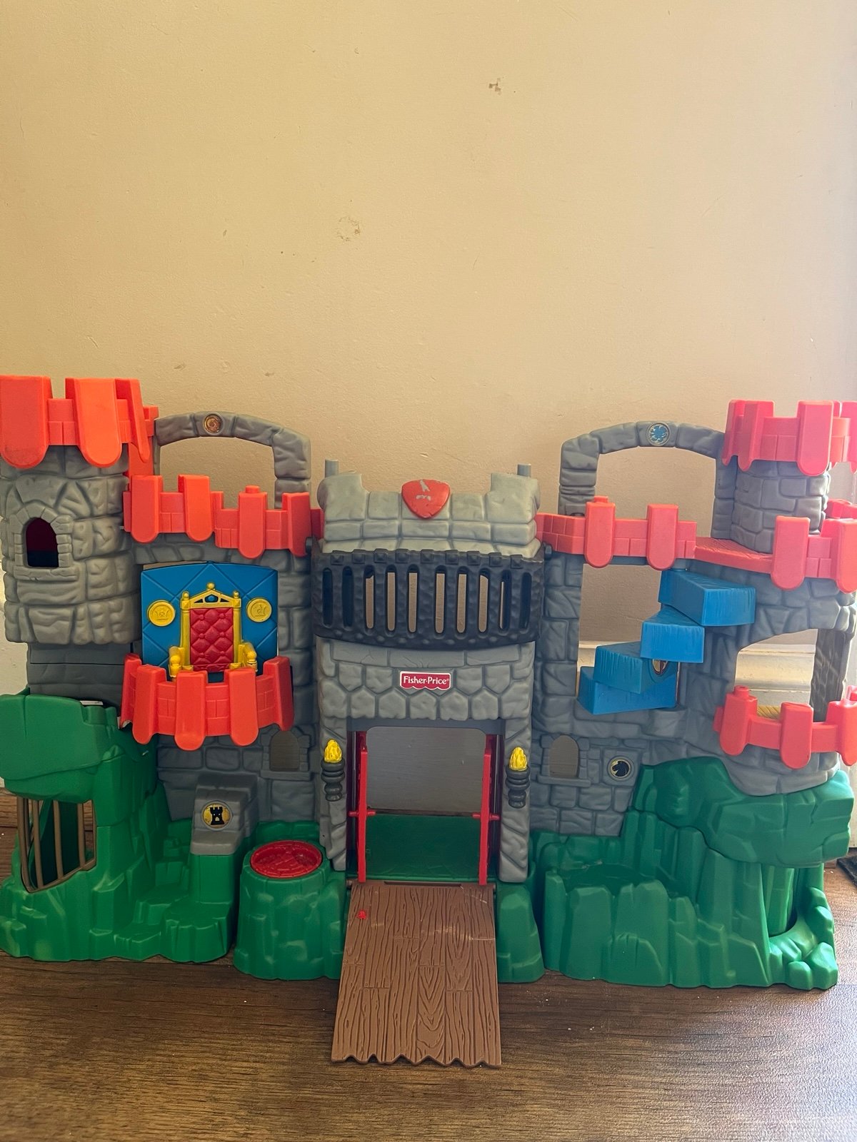 2005 Fisher Price Great Adventures Fold & Go Imaginext Castle
