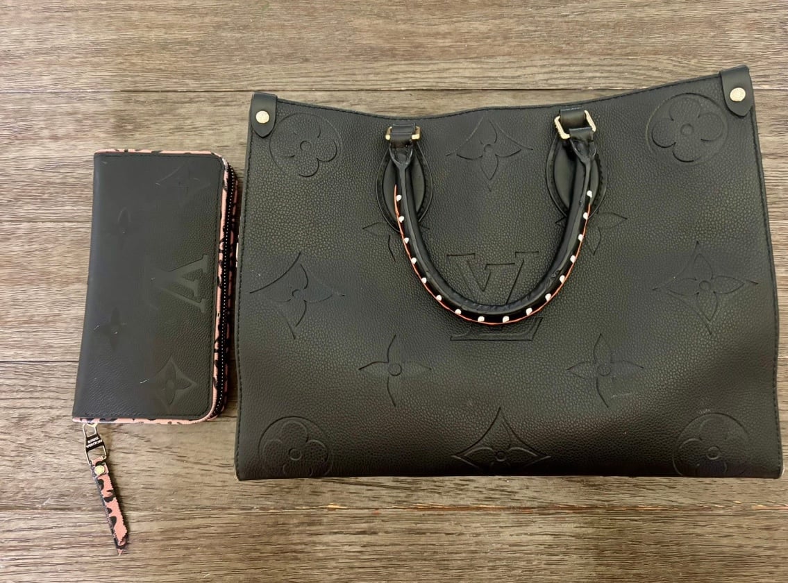 Handbag .