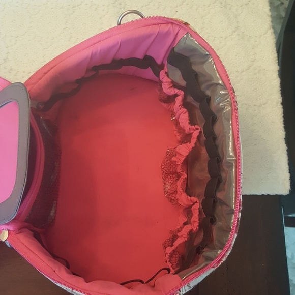 Makeup bag