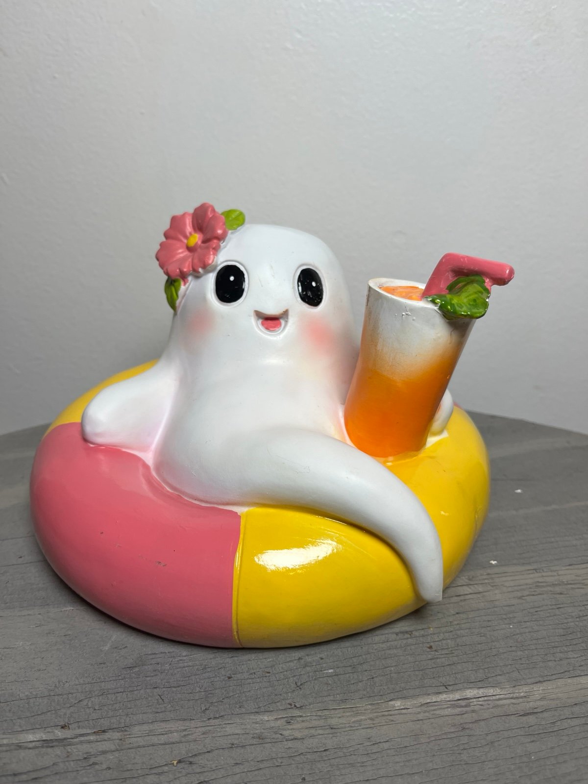 Ghost SUMMERWEEN Statue Drink Pool Float Flower Cute Spooky Decoration