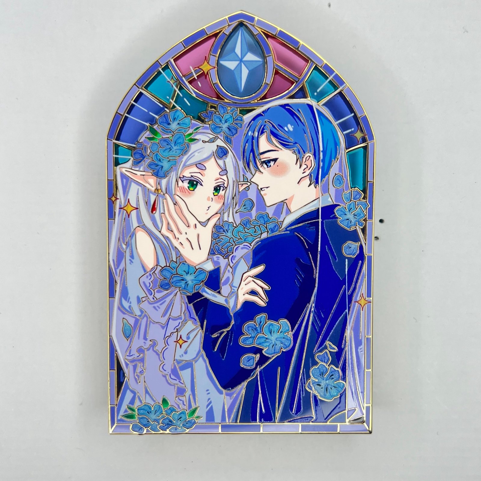 Light Frieren and Himmel wedding pin