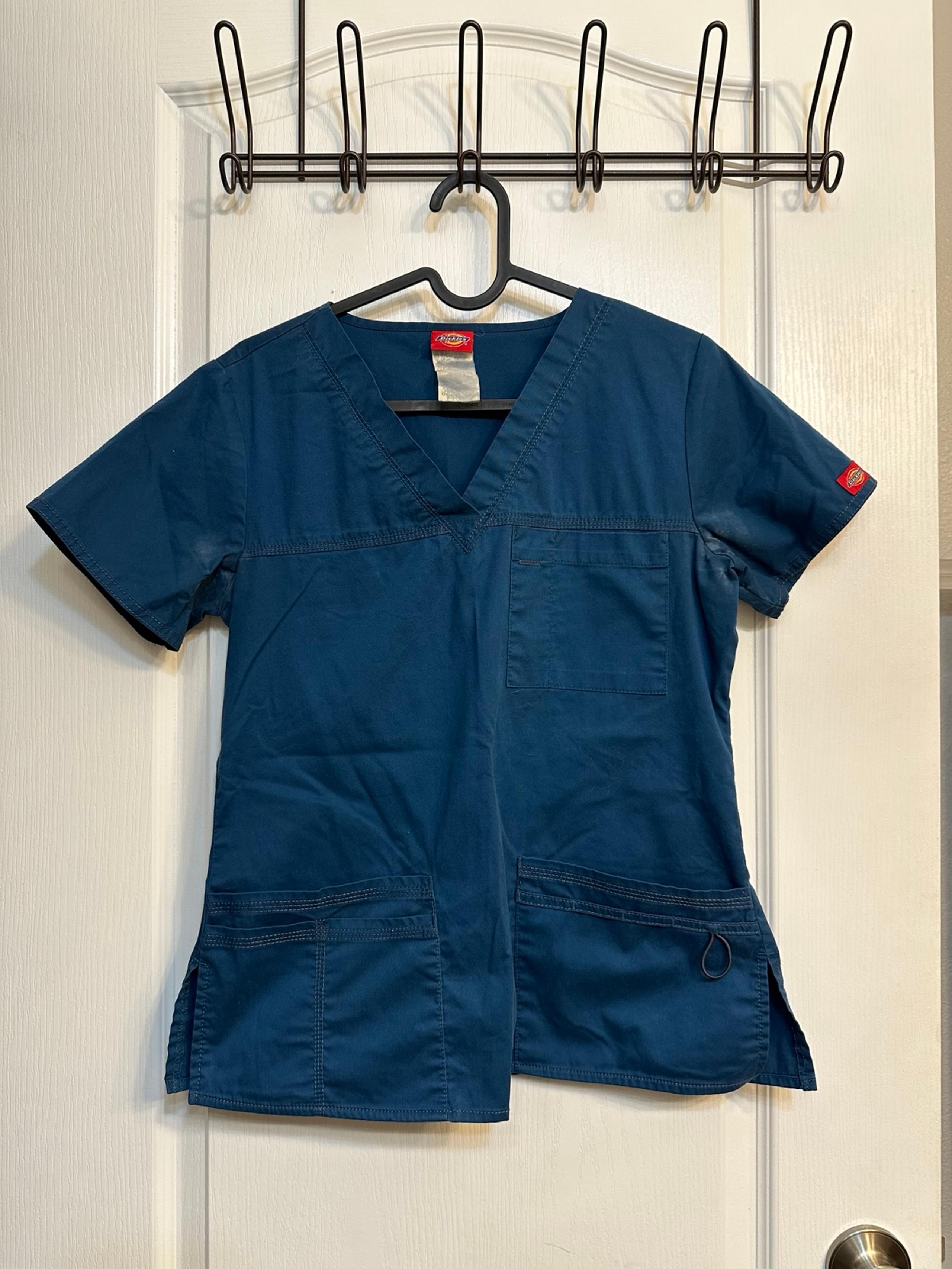 Scrub top