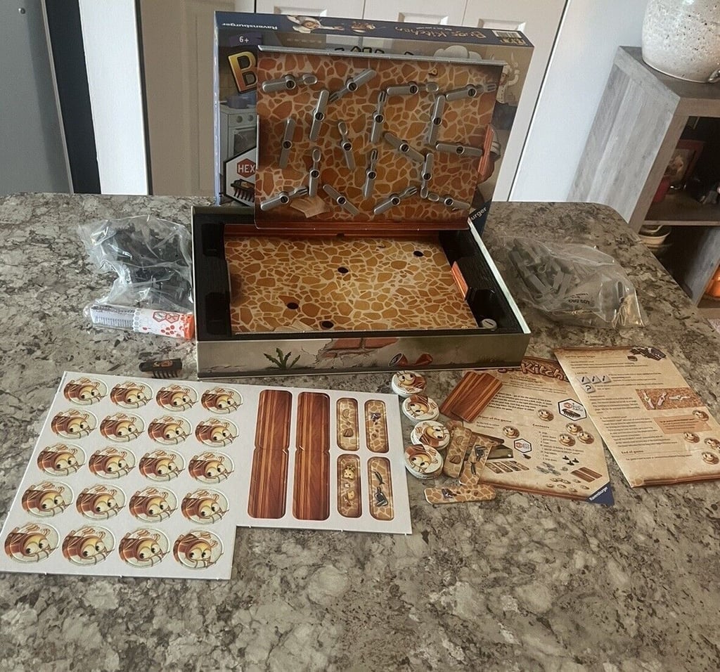Bugs in the Kitchen Game Ravensburger 2013 Complete Xtra Pieces EUC **Read**