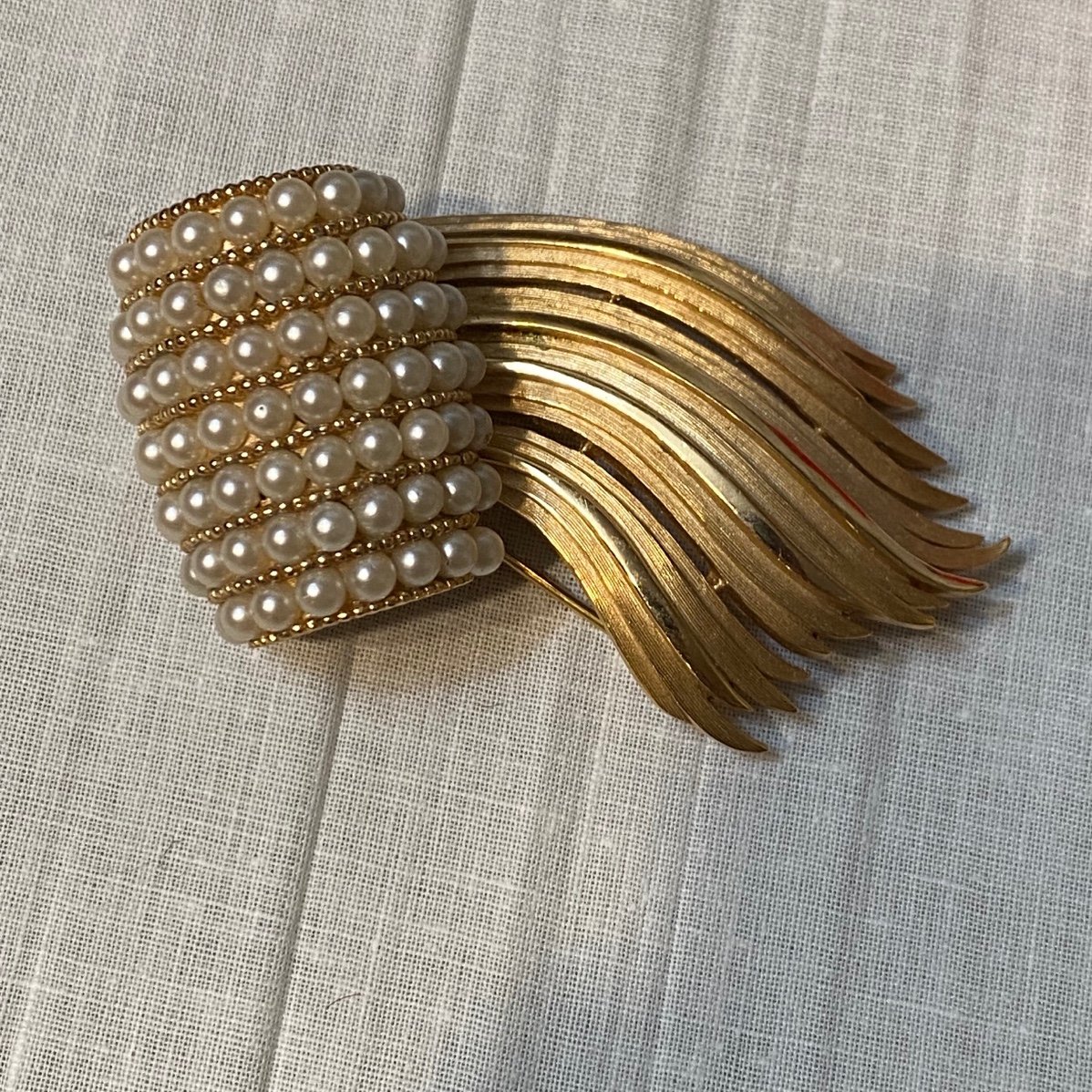 Crown Trifari Brooch 7 Row Pearl Curl Wave Leafy Gold