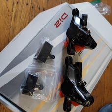 Shimano br rs785 hydraulic brake calipers + extra pads