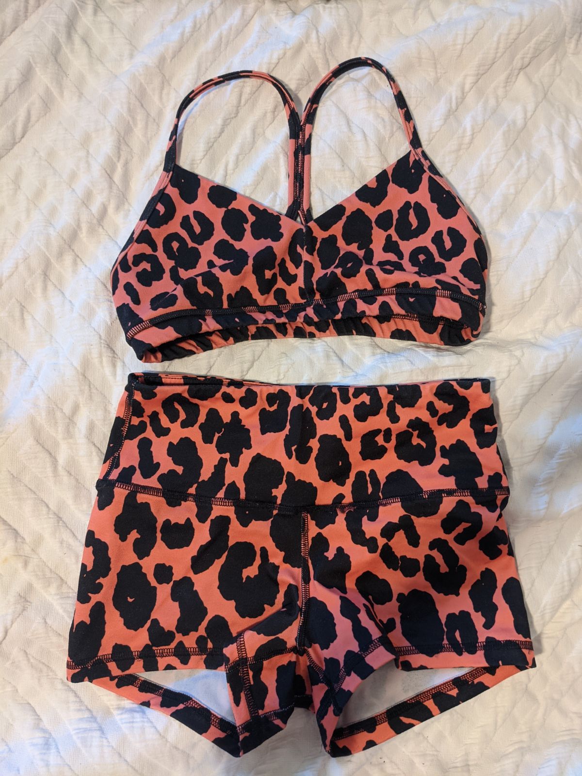 Fleo coral leopard set