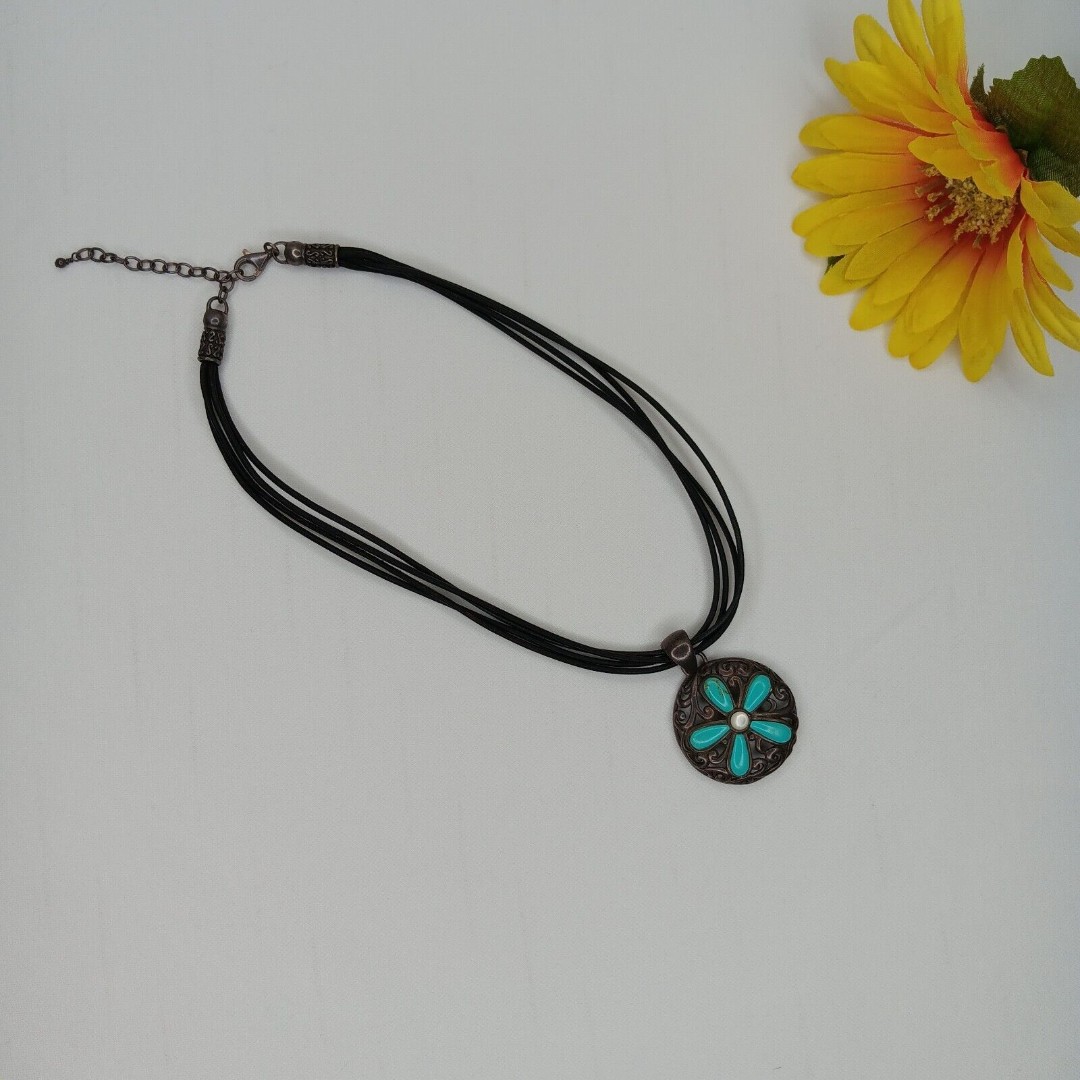 925 Sterling Silver Turquoise Floral Pendant Leather Collar Necklace