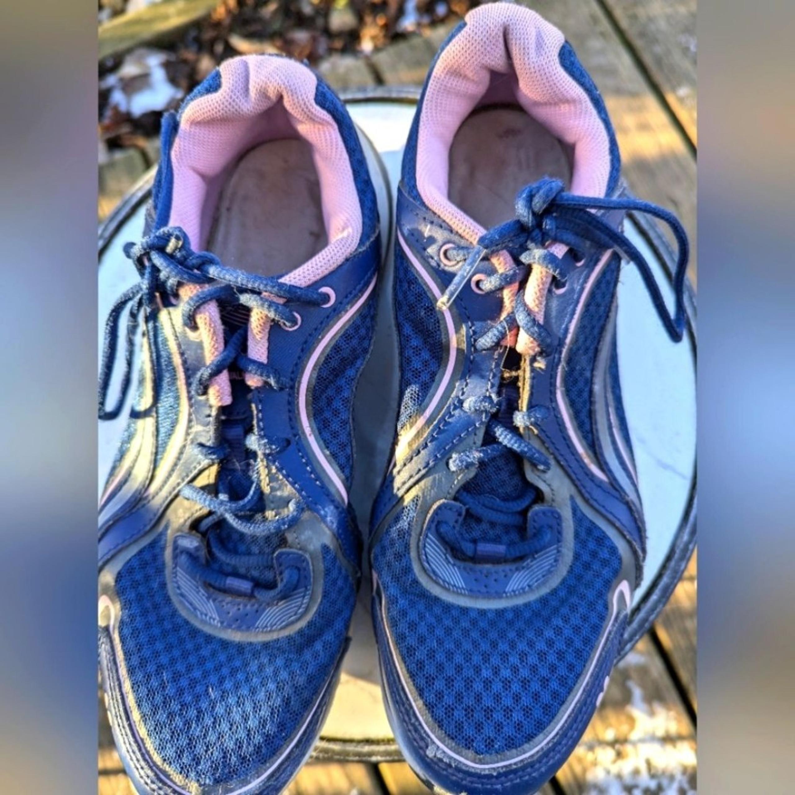Women's  Blue Ryka Skywalk Athletic Shoes Sz 8.5
