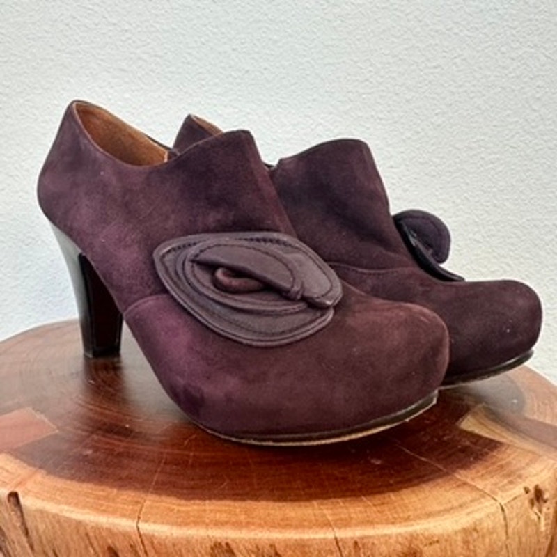 Chie Mihara Suede Leather Heeled Shoes - Size 37