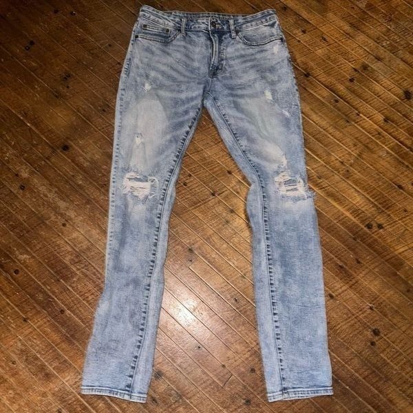 American Eagle distressed acid wash slim 32x34 jeans