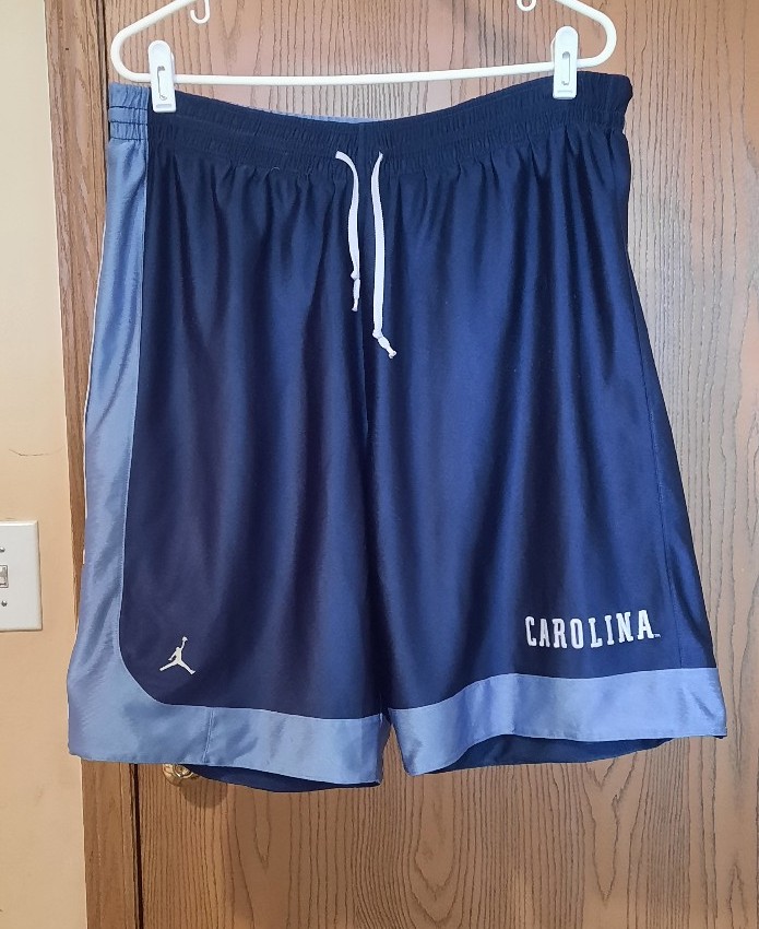 Air Jordan UNC Tar Heels Mens Blue Reversible Shorts Size XL