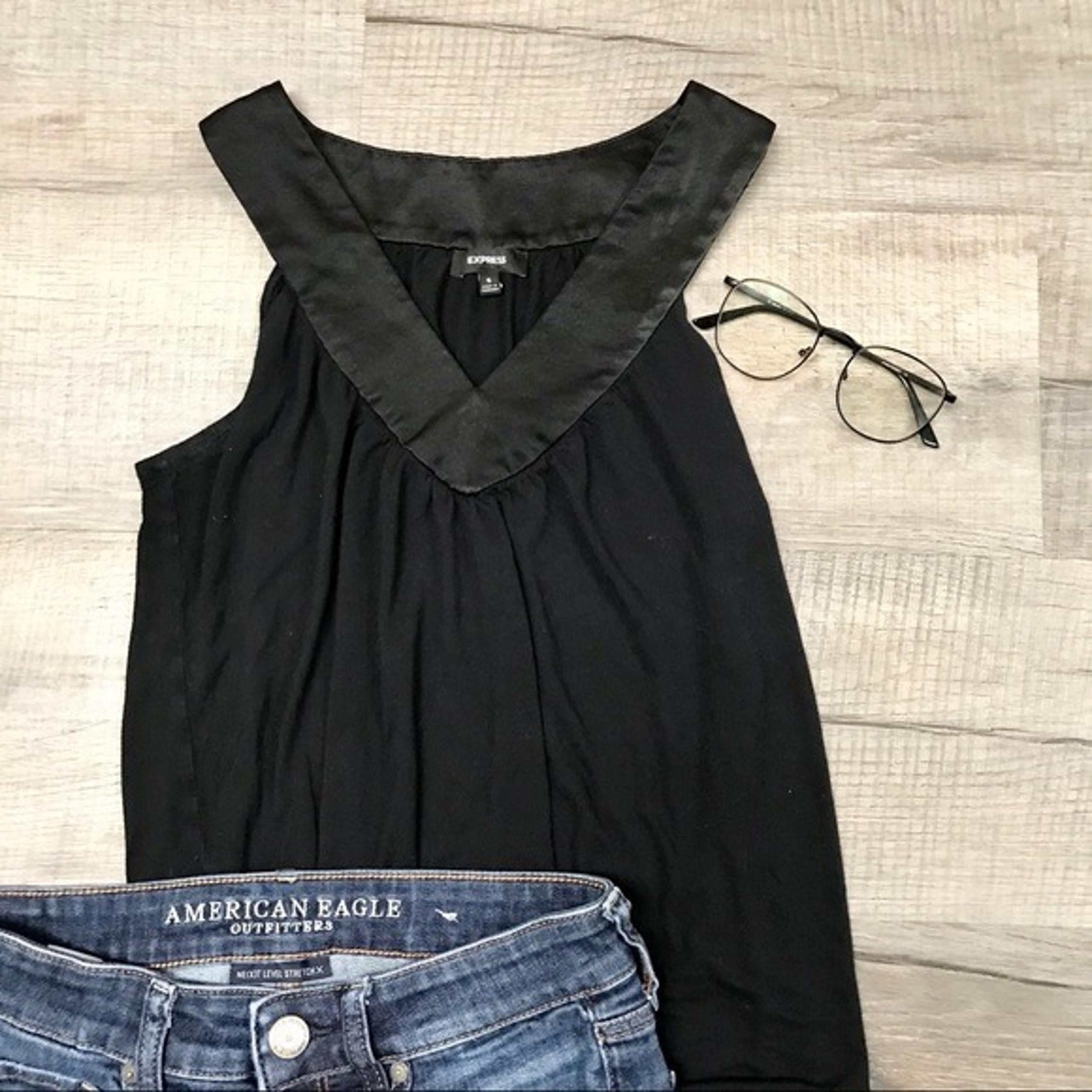 EXPRESS Black V Neck Tank Top Sz S