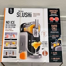 NEW Ninja SLUSHi Professional Frozen Drink Maker / Model- FS300 (Ready To Ship!)