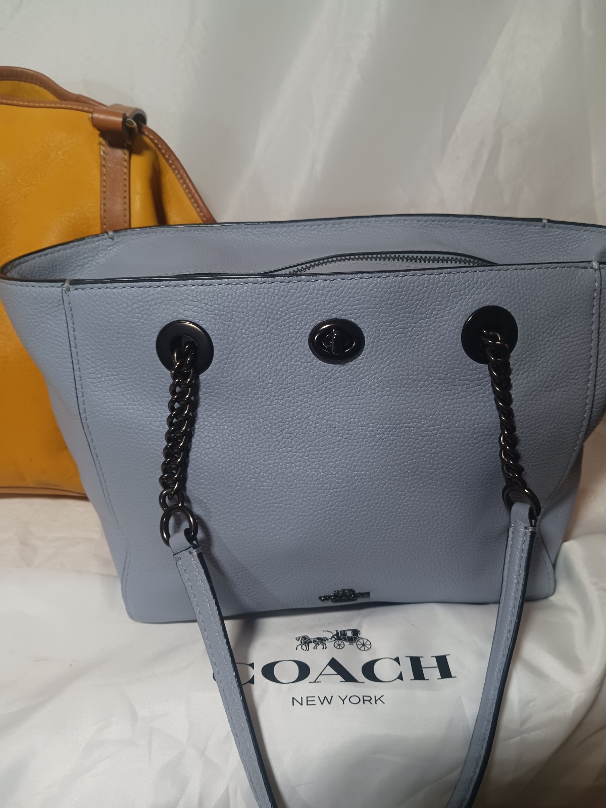 Coach turnlock Tote pures