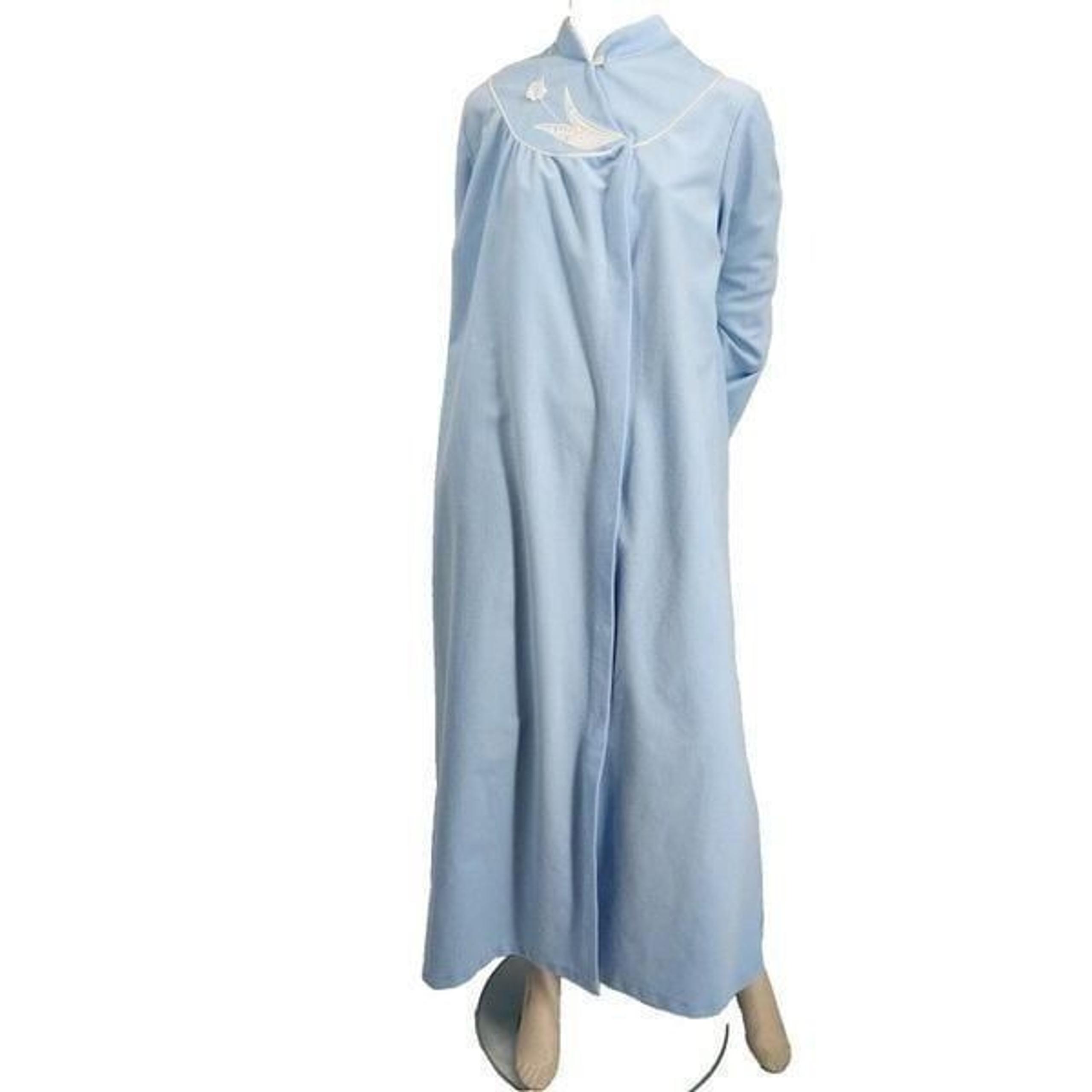Vintage Long Robe Serenity Size Large Blue Snap Front Pocket